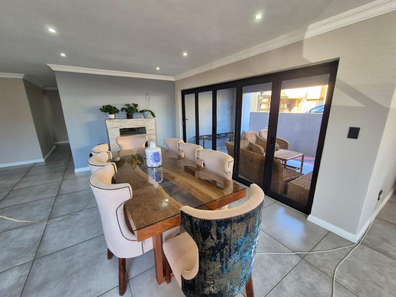 5 Bedroom Property for Sale in Theresa Park Gauteng