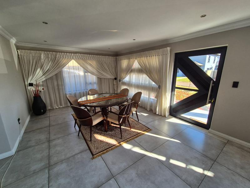 5 Bedroom Property for Sale in Theresa Park Gauteng