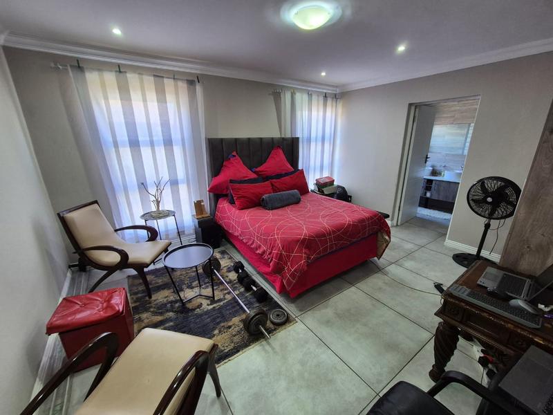 5 Bedroom Property for Sale in Theresa Park Gauteng