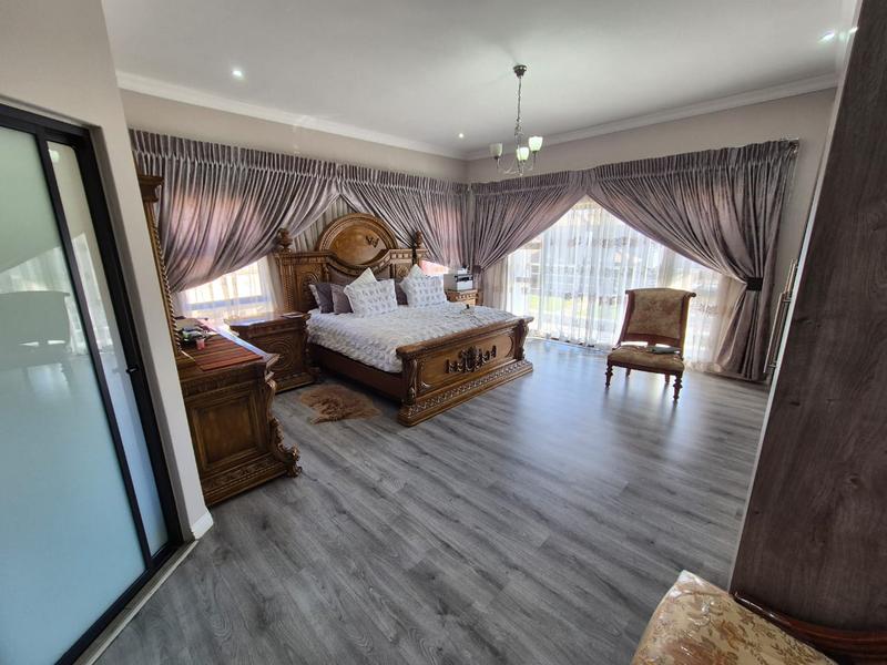 5 Bedroom Property for Sale in Theresa Park Gauteng