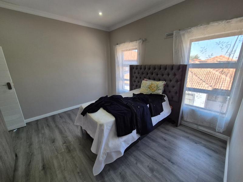 5 Bedroom Property for Sale in Theresa Park Gauteng
