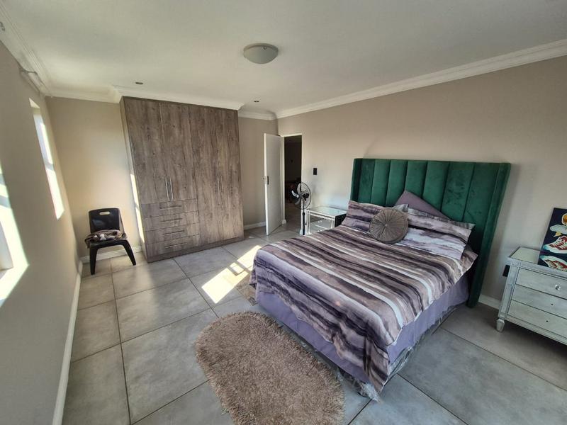 5 Bedroom Property for Sale in Theresa Park Gauteng