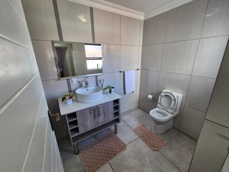 5 Bedroom Property for Sale in Theresa Park Gauteng