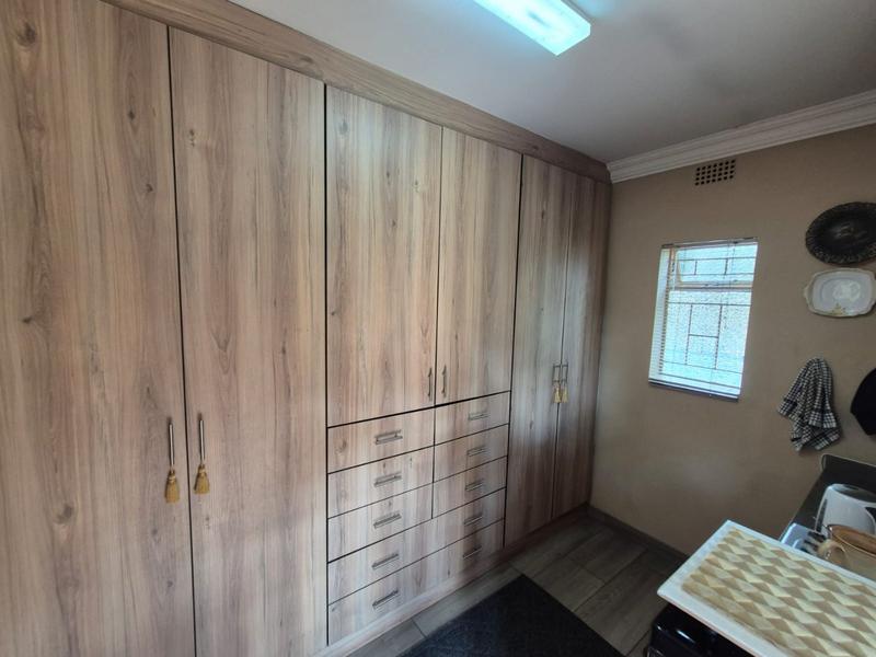 4 Bedroom Property for Sale in Dorandia Gauteng