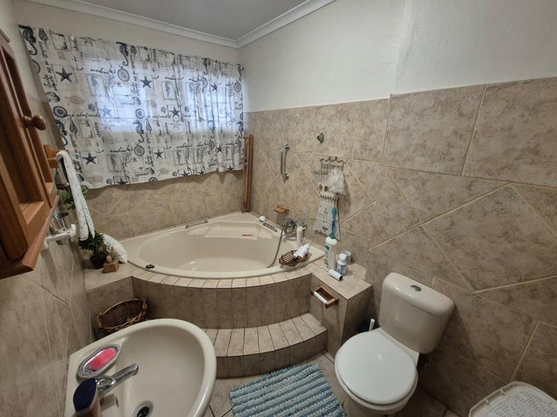 4 Bedroom Property for Sale in Dorandia Gauteng