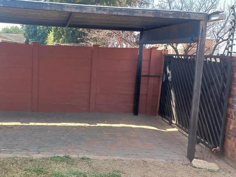 4 Bedroom Property for Sale in Wespark Gauteng