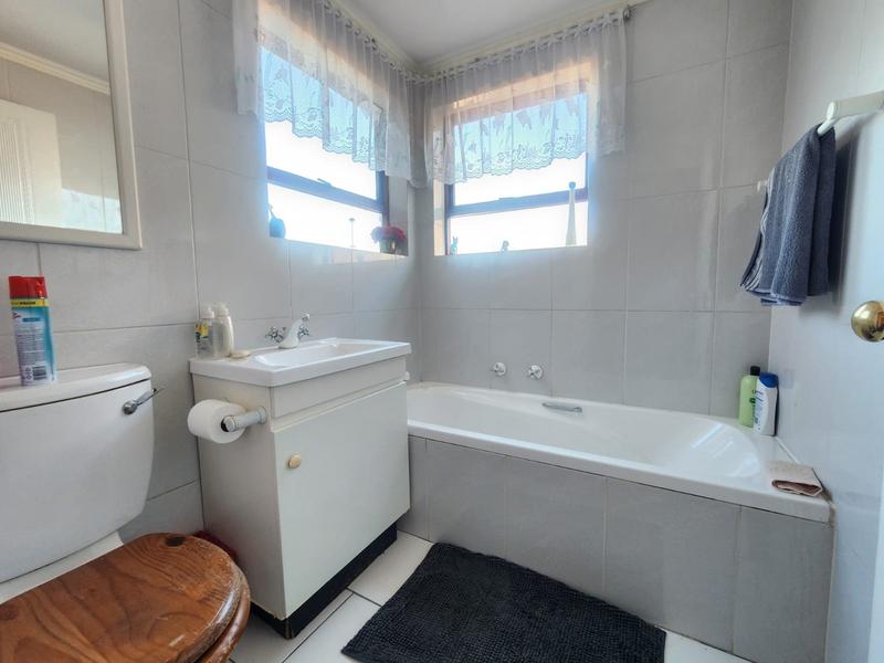 3 Bedroom Property for Sale in Bassonia Gauteng