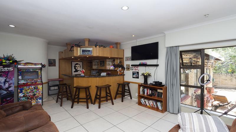 To Let 3 Bedroom Property for Rent in Woodmead Gauteng