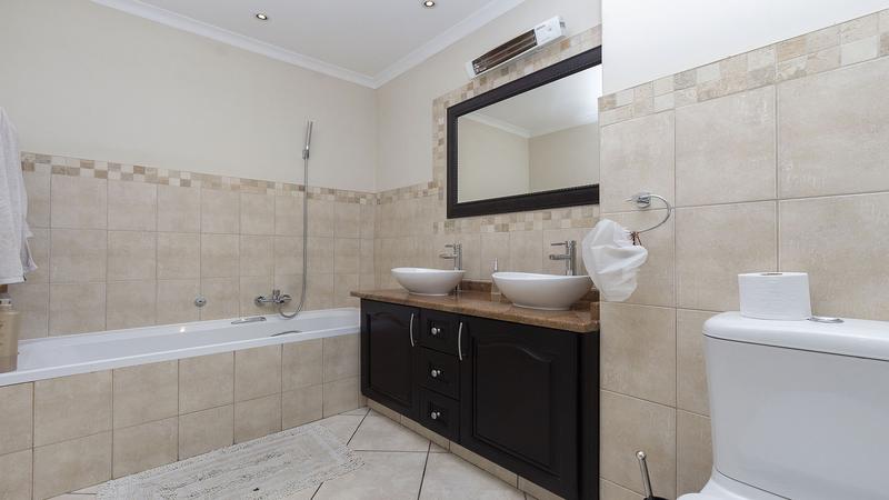 To Let 3 Bedroom Property for Rent in Woodmead Gauteng