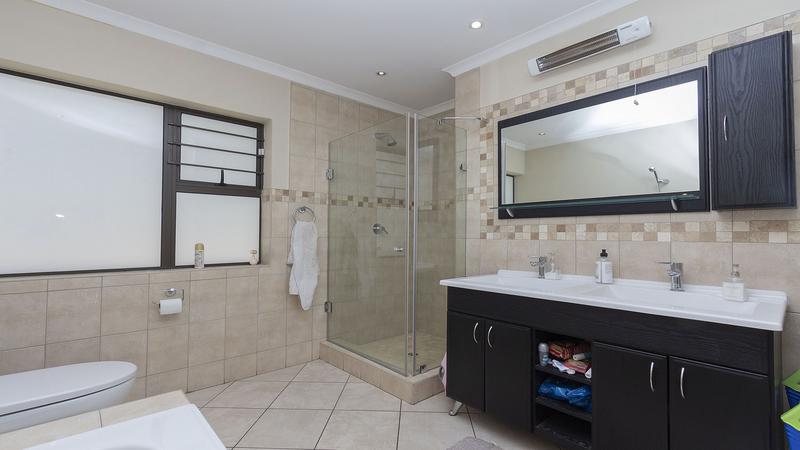 To Let 3 Bedroom Property for Rent in Woodmead Gauteng