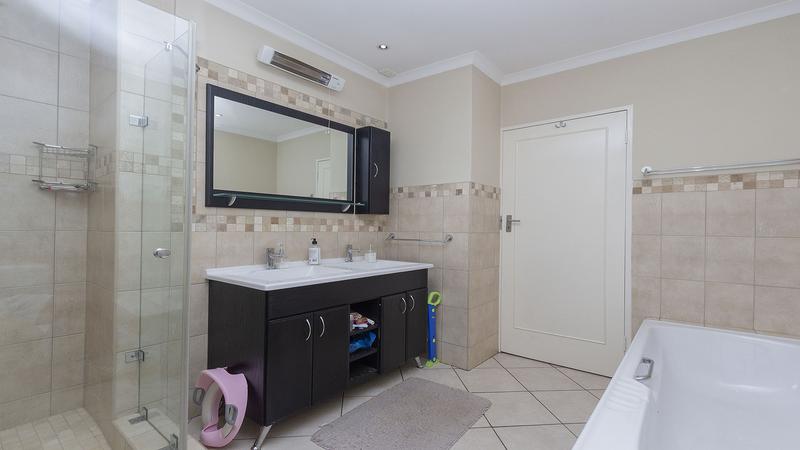 To Let 3 Bedroom Property for Rent in Woodmead Gauteng
