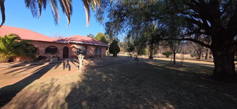 6 Bedroom Property for Sale in Buyscelia Gauteng