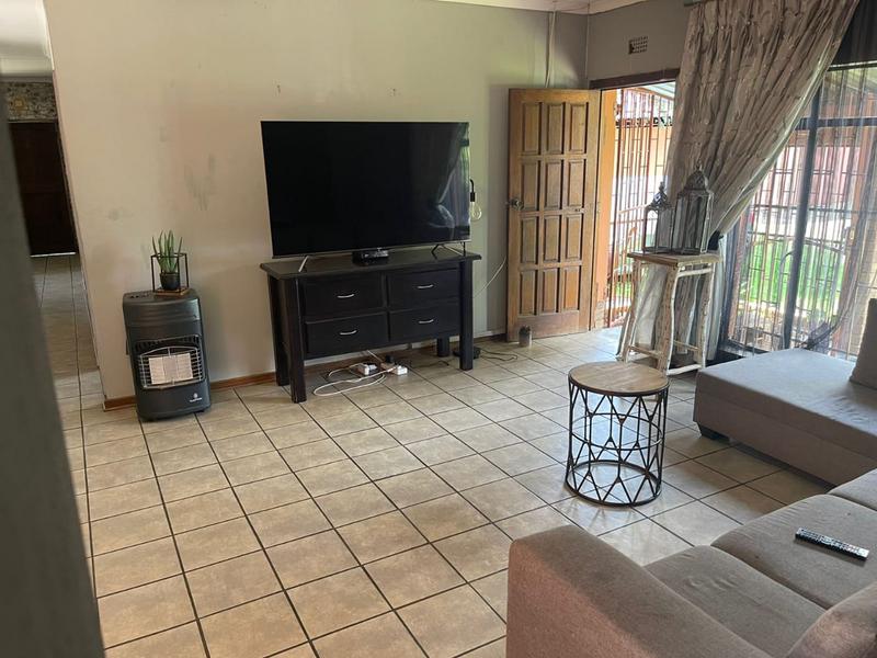 6 Bedroom Property for Sale in Buyscelia Gauteng
