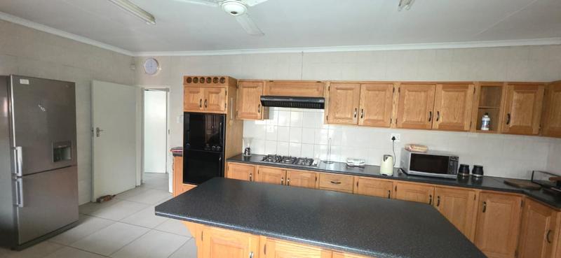 6 Bedroom Property for Sale in Buyscelia Gauteng