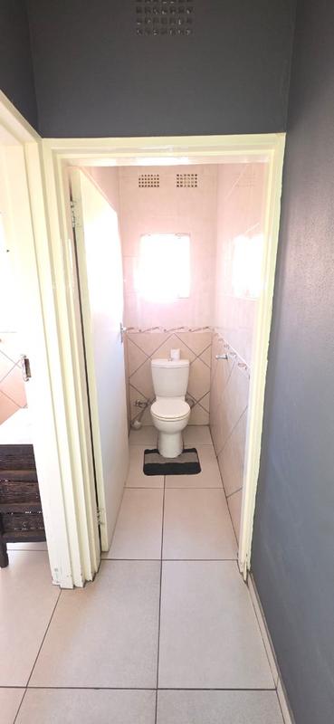 6 Bedroom Property for Sale in Buyscelia Gauteng