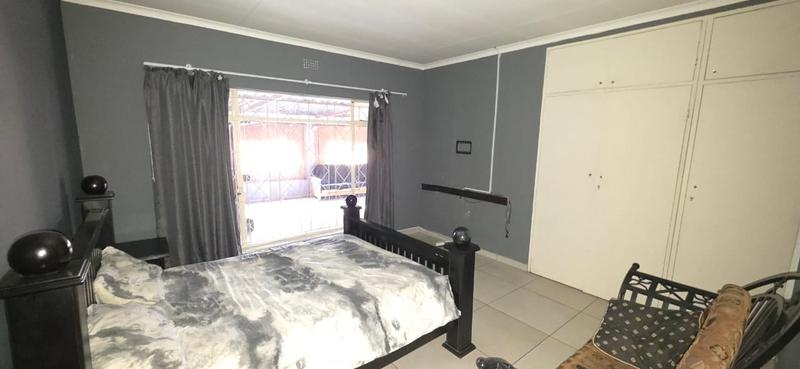6 Bedroom Property for Sale in Buyscelia Gauteng