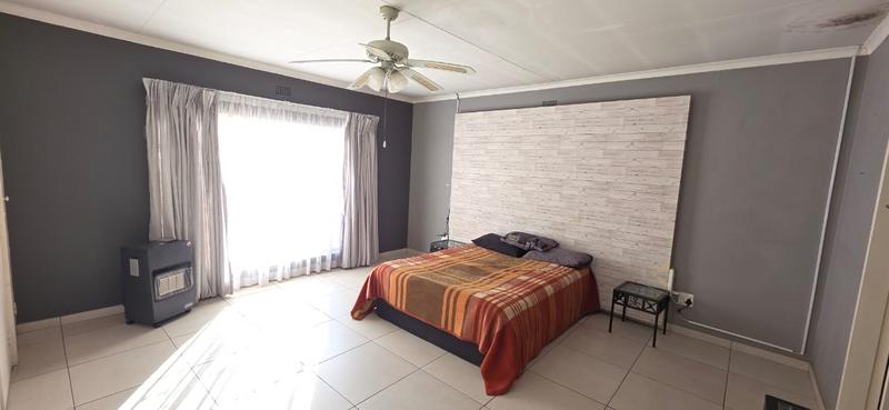 6 Bedroom Property for Sale in Buyscelia Gauteng