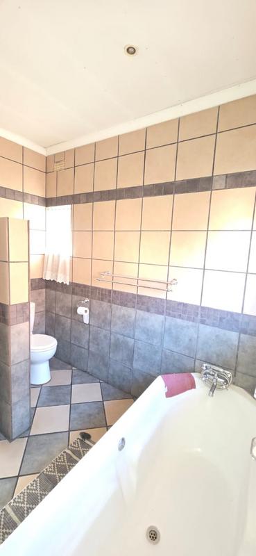 6 Bedroom Property for Sale in Buyscelia Gauteng