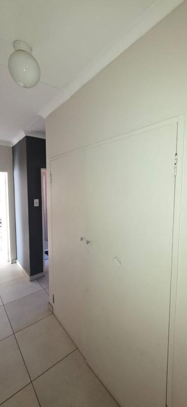 6 Bedroom Property for Sale in Buyscelia Gauteng