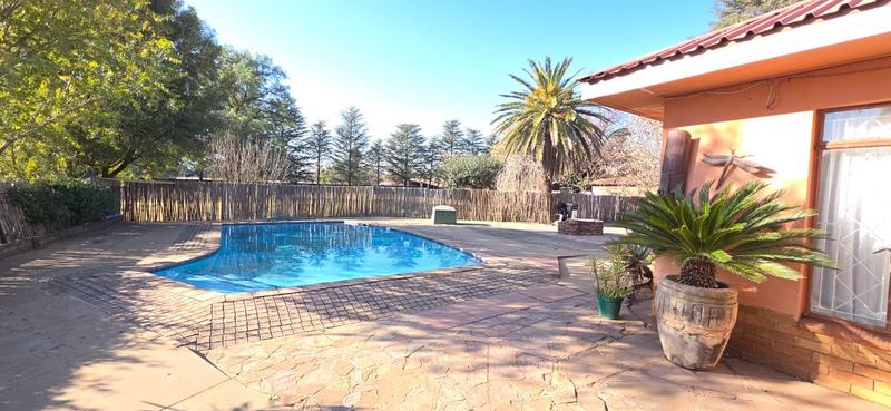 6 Bedroom Property for Sale in Buyscelia Gauteng