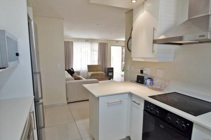 To Let 2 Bedroom Property for Rent in Morningside Gauteng