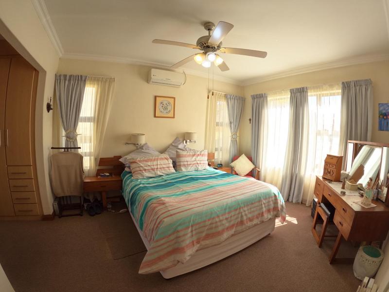 3 Bedroom Property for Sale in Greenstone Hill Gauteng