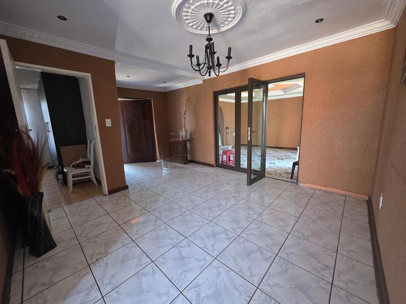 4 Bedroom Property for Sale in Dawn Park Gauteng