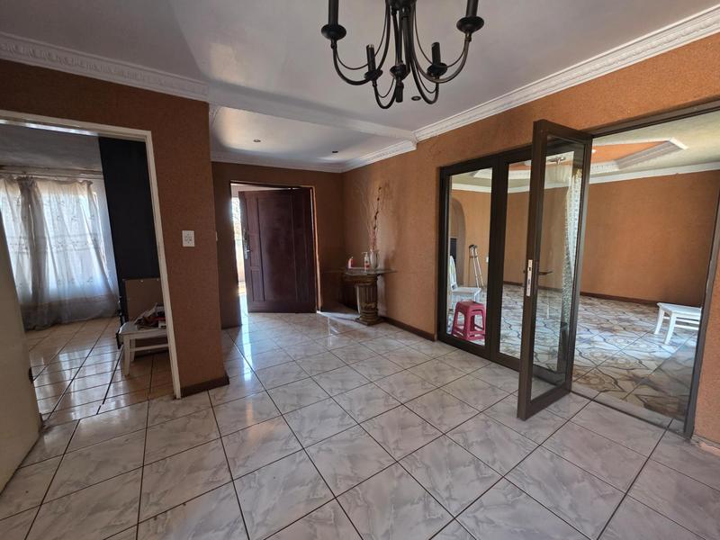4 Bedroom Property for Sale in Dawn Park Gauteng