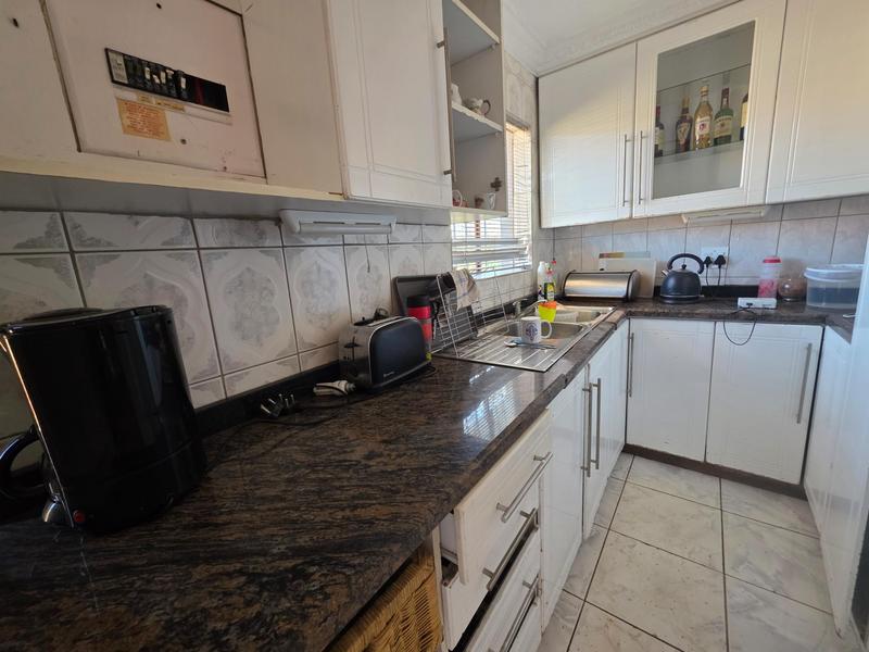 4 Bedroom Property for Sale in Dawn Park Gauteng