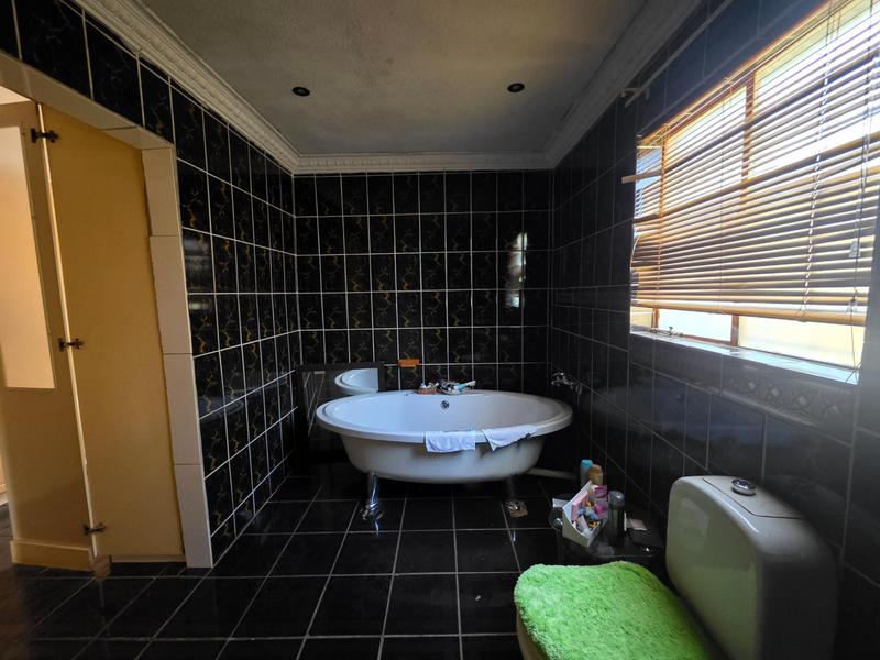 4 Bedroom Property for Sale in Dawn Park Gauteng