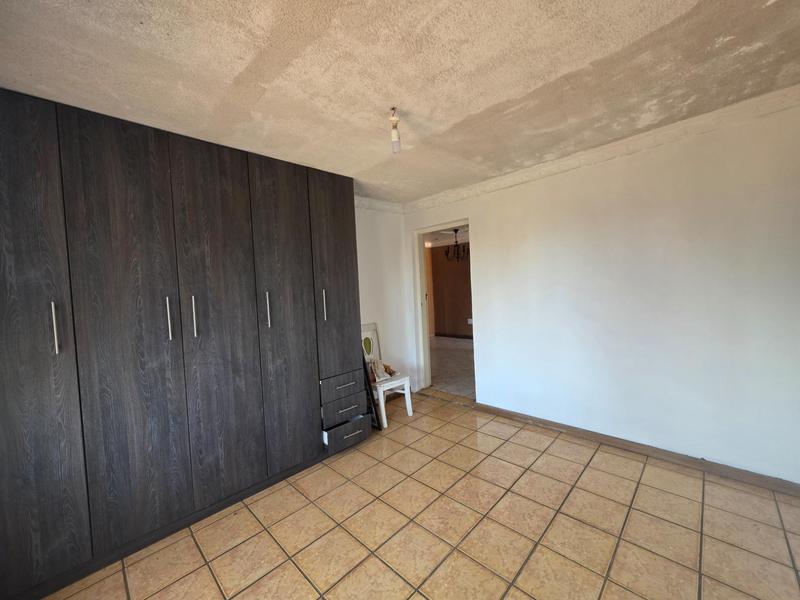 4 Bedroom Property for Sale in Dawn Park Gauteng