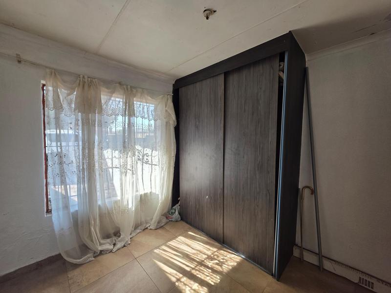 4 Bedroom Property for Sale in Dawn Park Gauteng