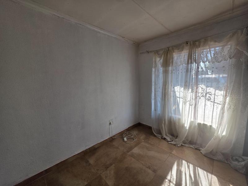 4 Bedroom Property for Sale in Dawn Park Gauteng