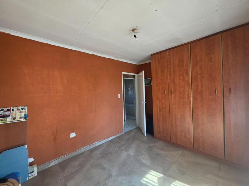 4 Bedroom Property for Sale in Dawn Park Gauteng