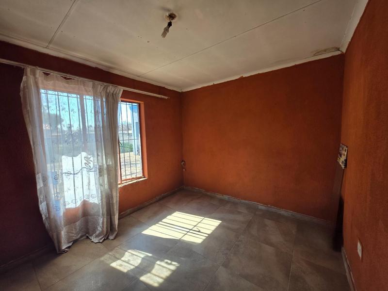 4 Bedroom Property for Sale in Dawn Park Gauteng