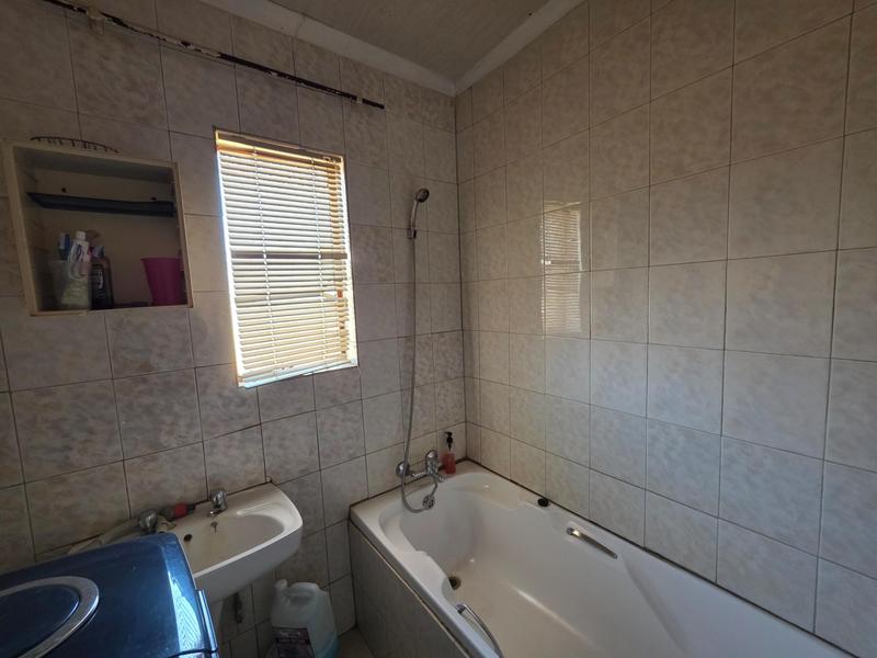 4 Bedroom Property for Sale in Dawn Park Gauteng