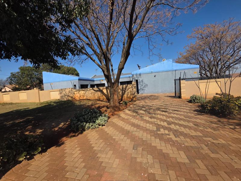 4 Bedroom Property for Sale in Dawn Park Gauteng