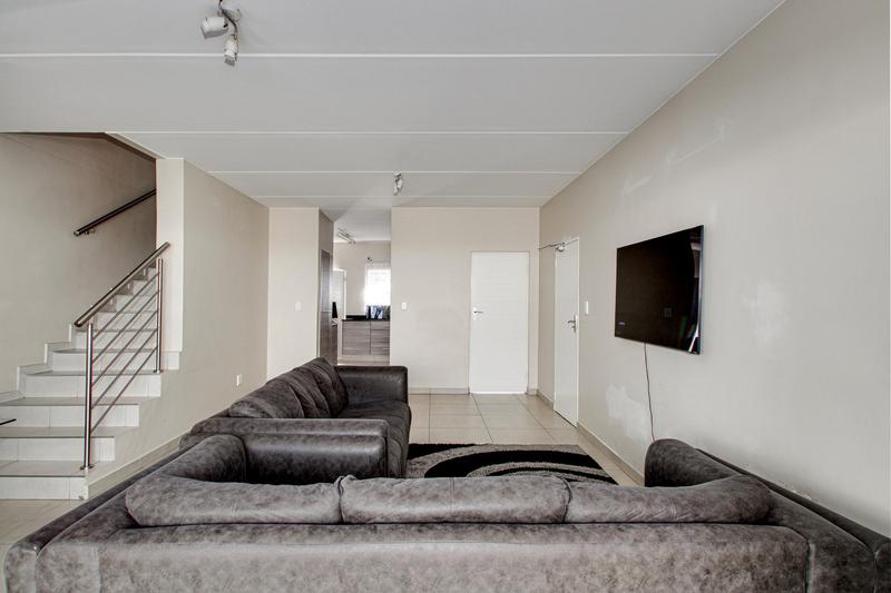 To Let 3 Bedroom Property for Rent in Broadacres Gauteng