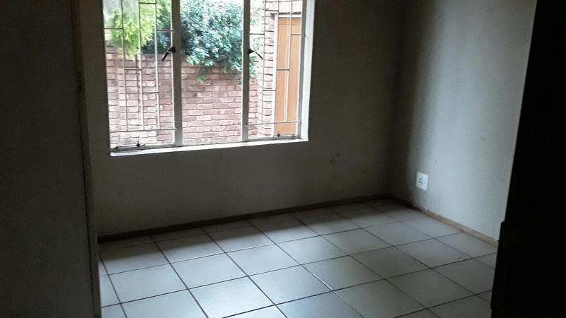 To Let 2 Bedroom Property for Rent in Amberfield Glen Gauteng