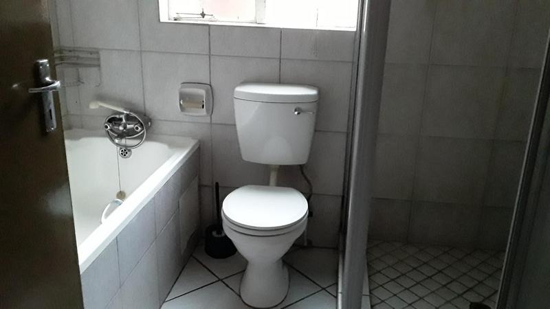 To Let 2 Bedroom Property for Rent in Amberfield Glen Gauteng