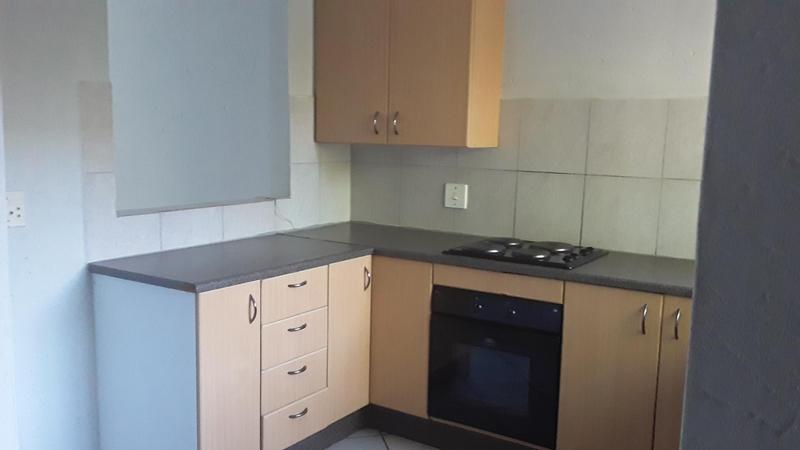 To Let 2 Bedroom Property for Rent in Amberfield Glen Gauteng