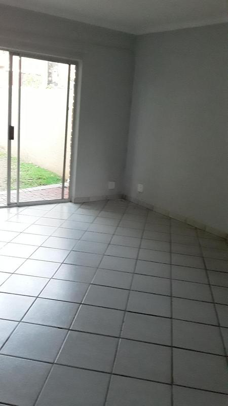 To Let 2 Bedroom Property for Rent in Amberfield Glen Gauteng