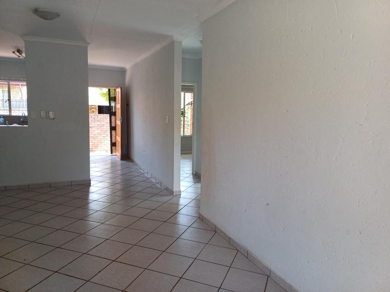 To Let 2 Bedroom Property for Rent in Amberfield Glen Gauteng
