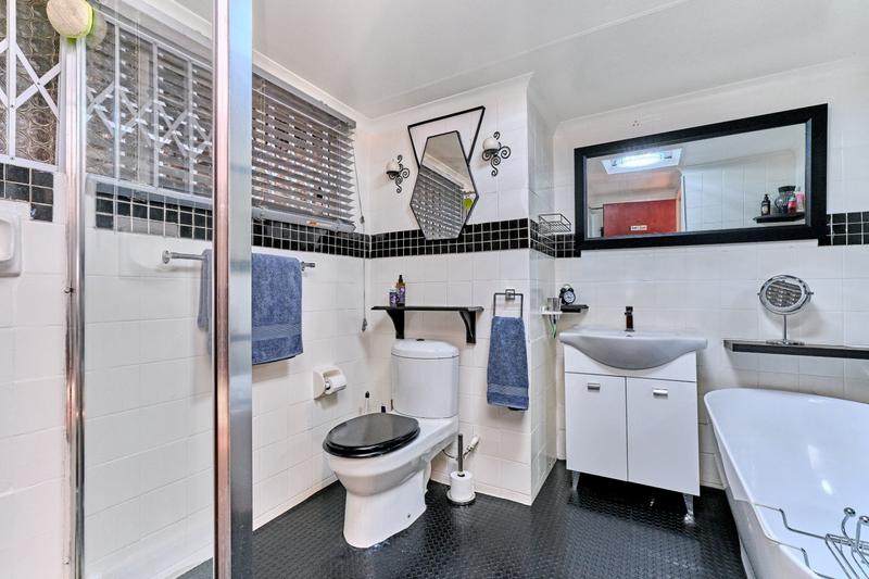 4 Bedroom Property for Sale in Rant En Dal Gauteng