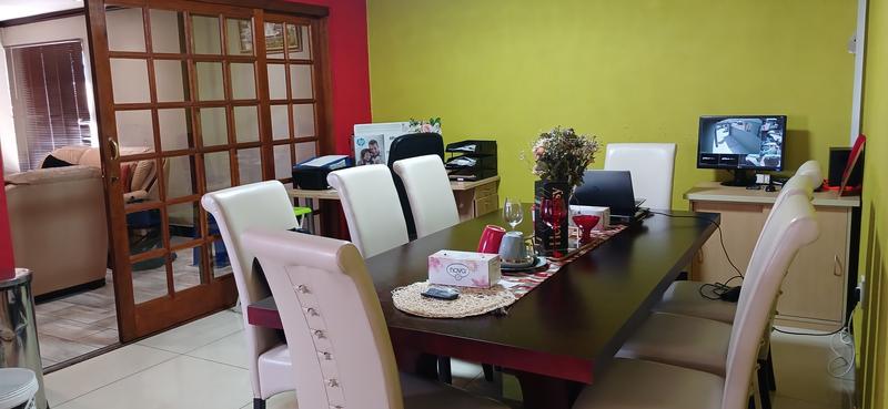 4 Bedroom Property for Sale in Clayville Gauteng