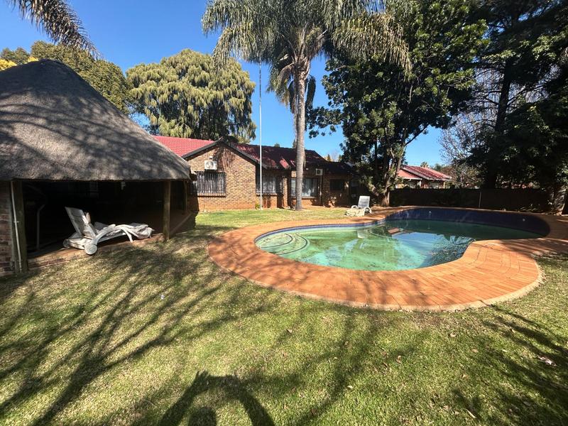 3 Bedroom Property for Sale in Rooihuiskraal Gauteng