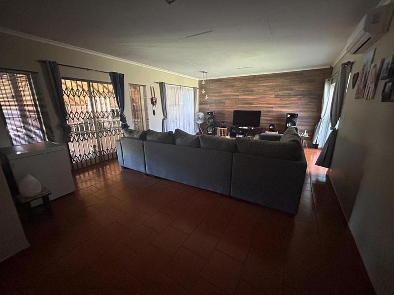 3 Bedroom Property for Sale in Rooihuiskraal Gauteng