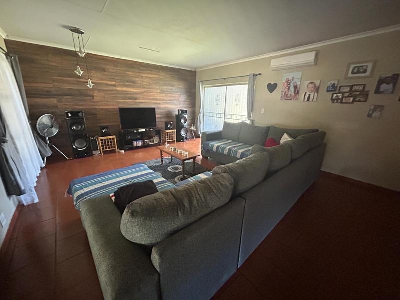 3 Bedroom Property for Sale in Rooihuiskraal Gauteng
