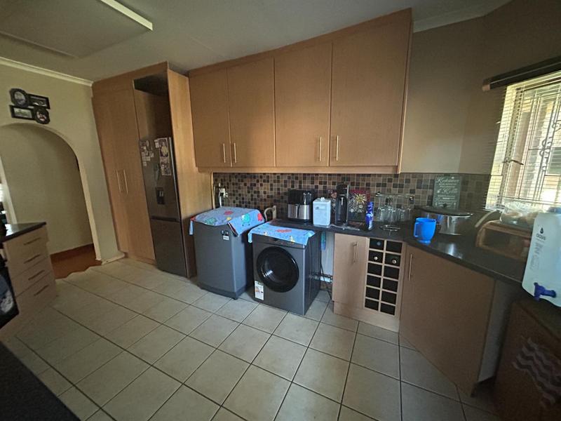 3 Bedroom Property for Sale in Rooihuiskraal Gauteng