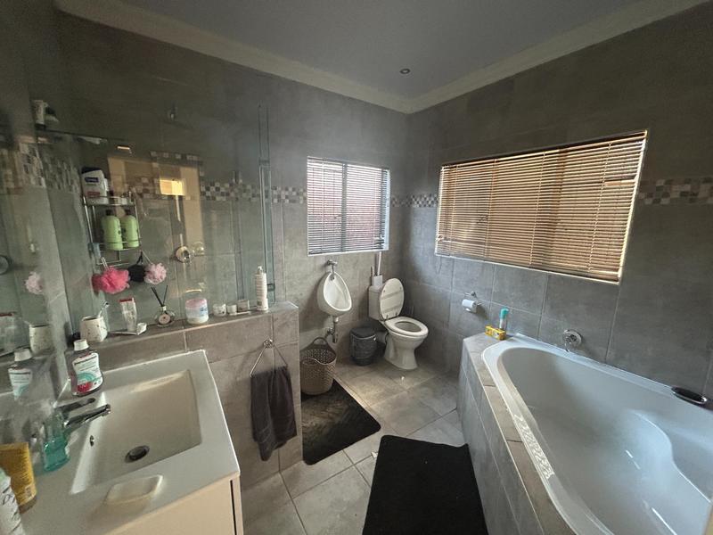 3 Bedroom Property for Sale in Rooihuiskraal Gauteng